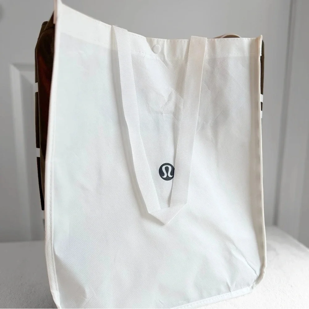 NWT Lululemon Leather Alternative Shoulder Bag 8L – Cashew – SOLD OUT - Picture 6 of 16